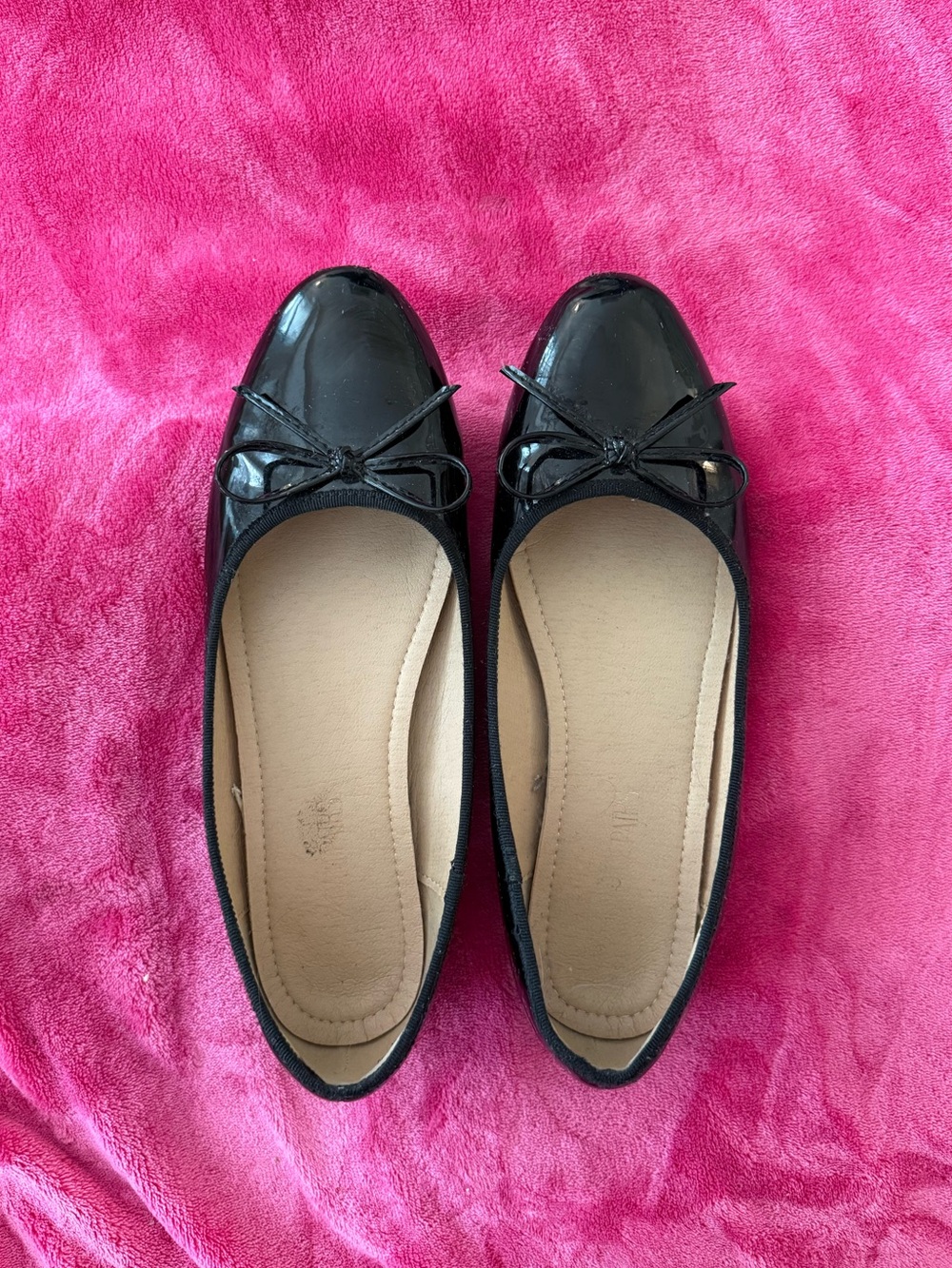 Dream Pairs Black Patent Ballet Flats with Bow Accent
